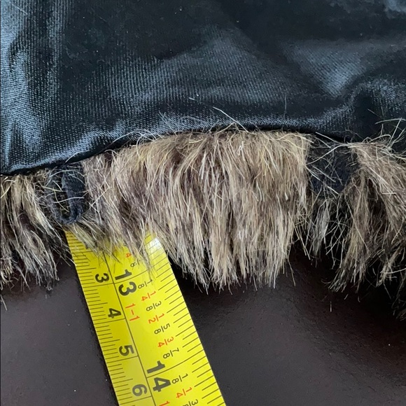 Faux Fur hood lining 21 inch arch - Picture 2 of 5